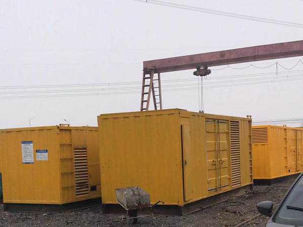 泰安100kw柴油发电机组每小时油耗？