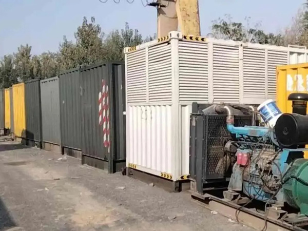 泰安200KW柴油发电机机组每小时油耗是多少？