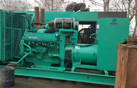 泰安发电机组如何判断水冷式机油散热器内部是否需要清洗？